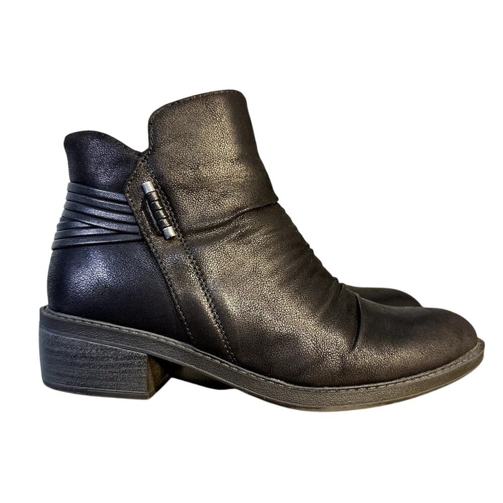Baretraps Sazzie Faux Suede Leather Black Ankle Booties Strap Detail Boots 7M
